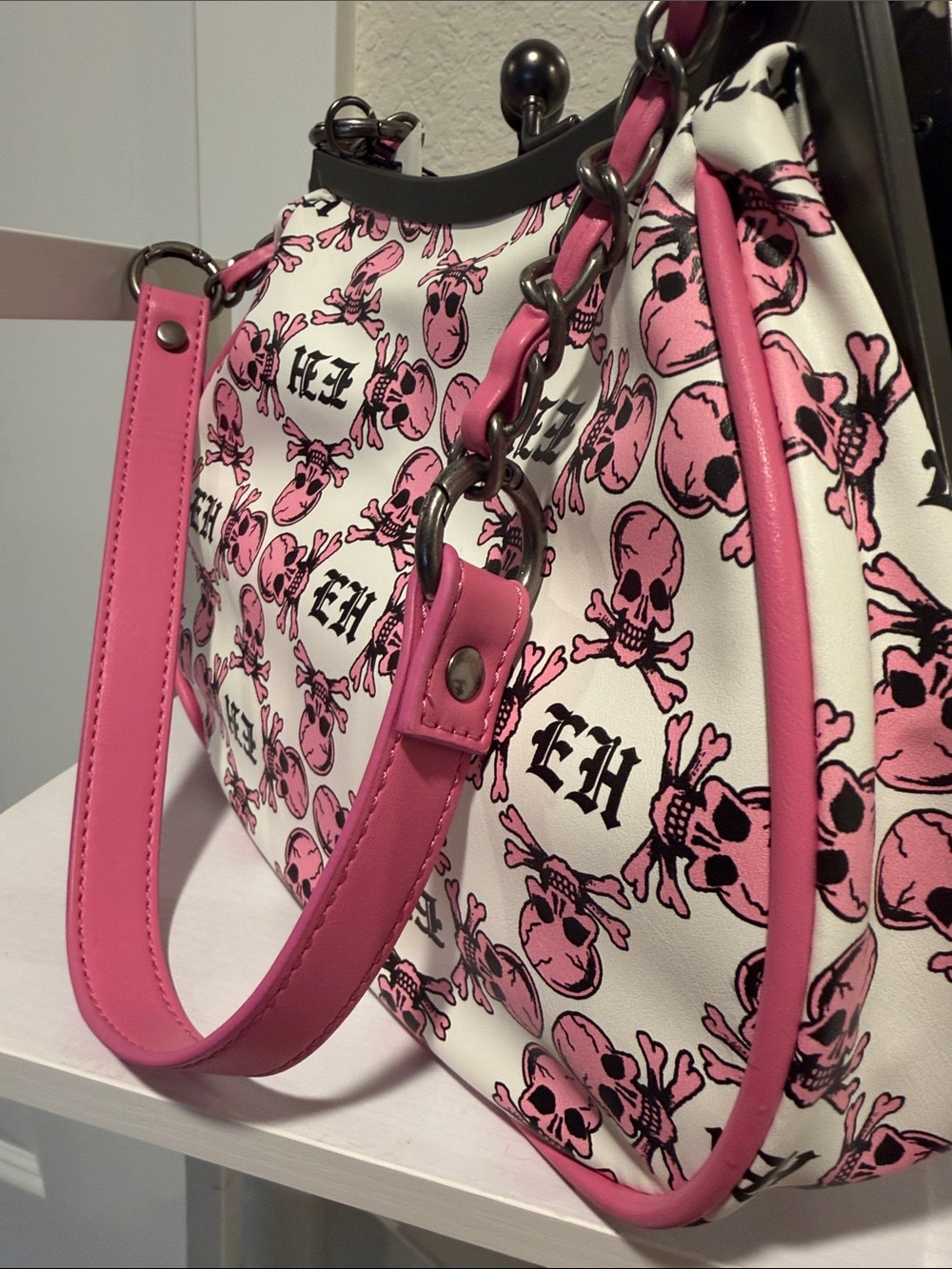 Ed Hardy Skull-Print Bag with Floating Skull Watch - Picture 3 of 8